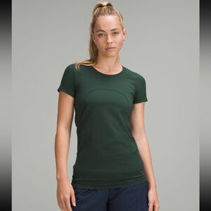 NWT lululemon Swiftly Tech Short-Sleeve Shirt 2.0 - Size 6